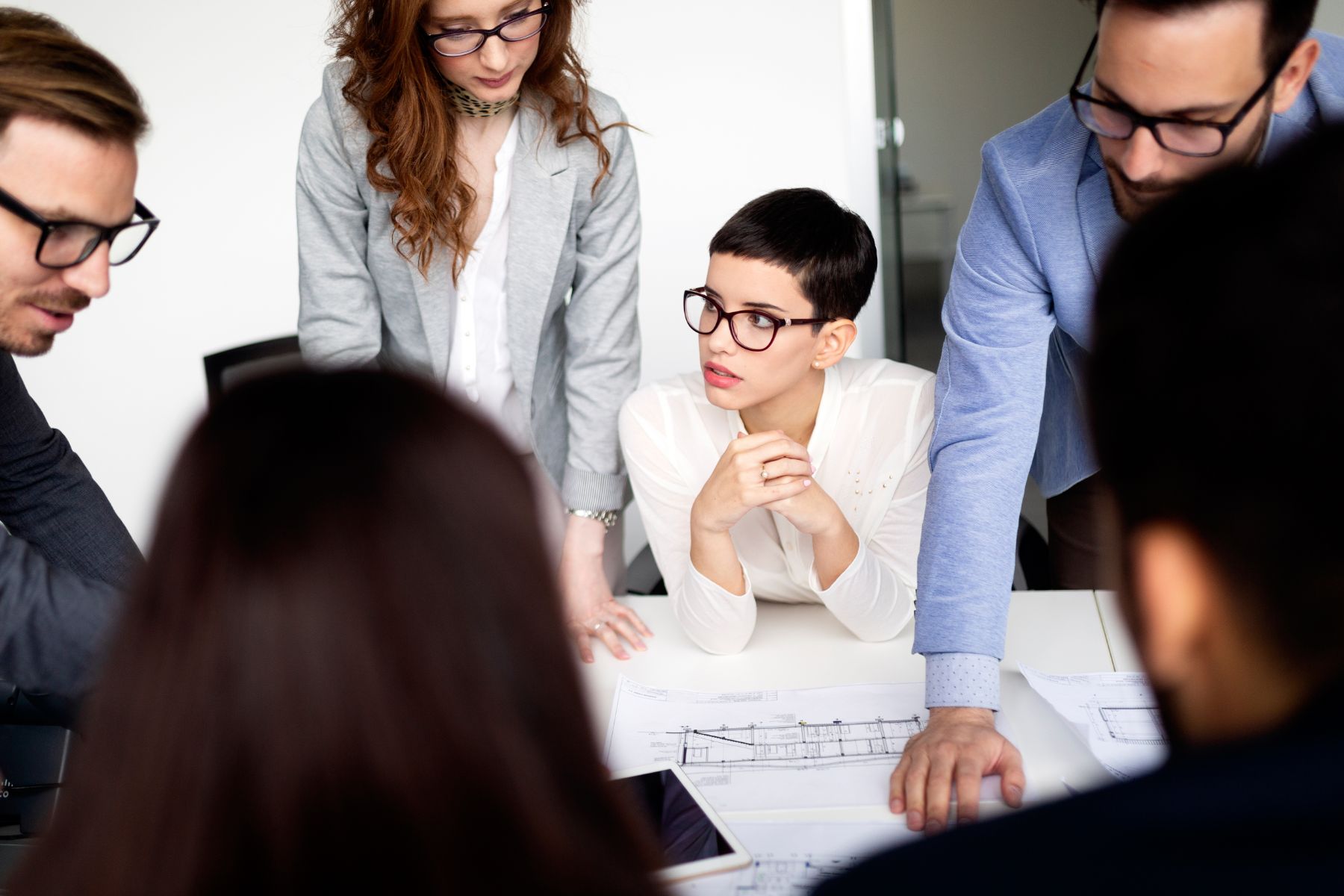 group-of-lawyers-discussing-contract-together-in-VCQ74WN.jpg group-of-lawyers-discussing-contract-together-in-VCQ74WN.jpg